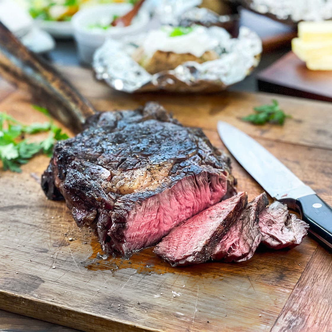 How to Cook Tomahawk Steak Perfectly