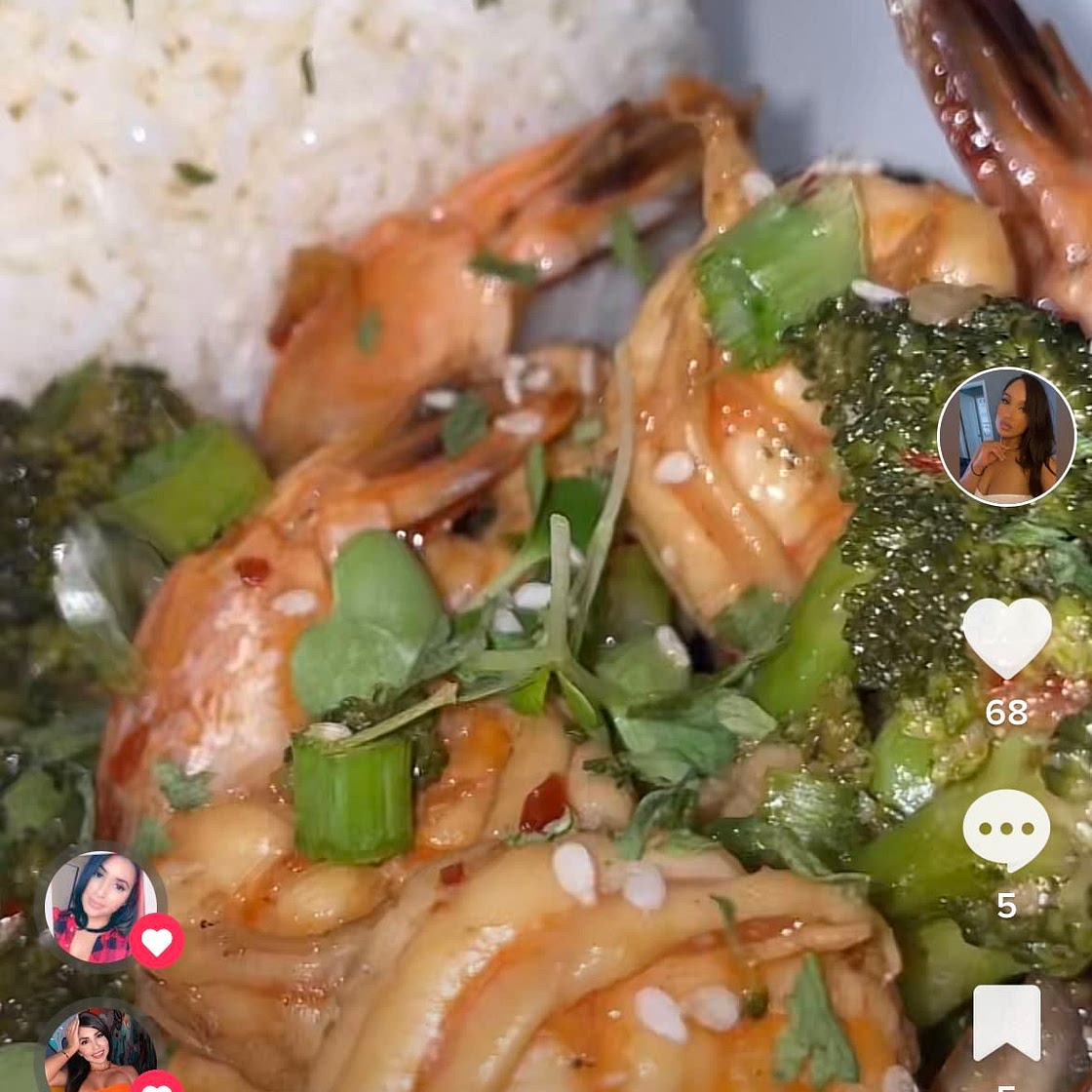 Shrimp and broccoli in a spicy garlic sauce with jasmine rice. 