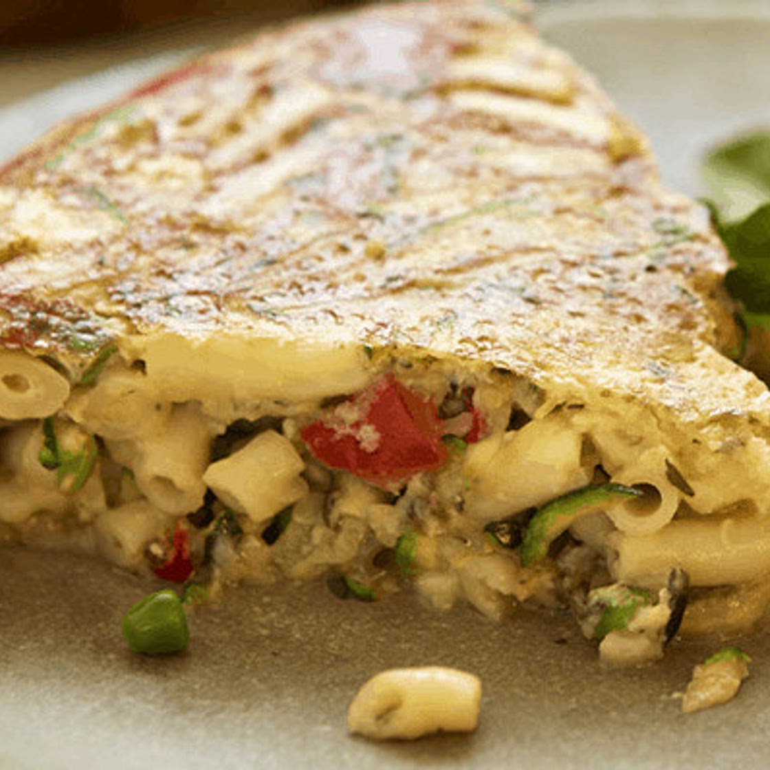 Mac and veg slices