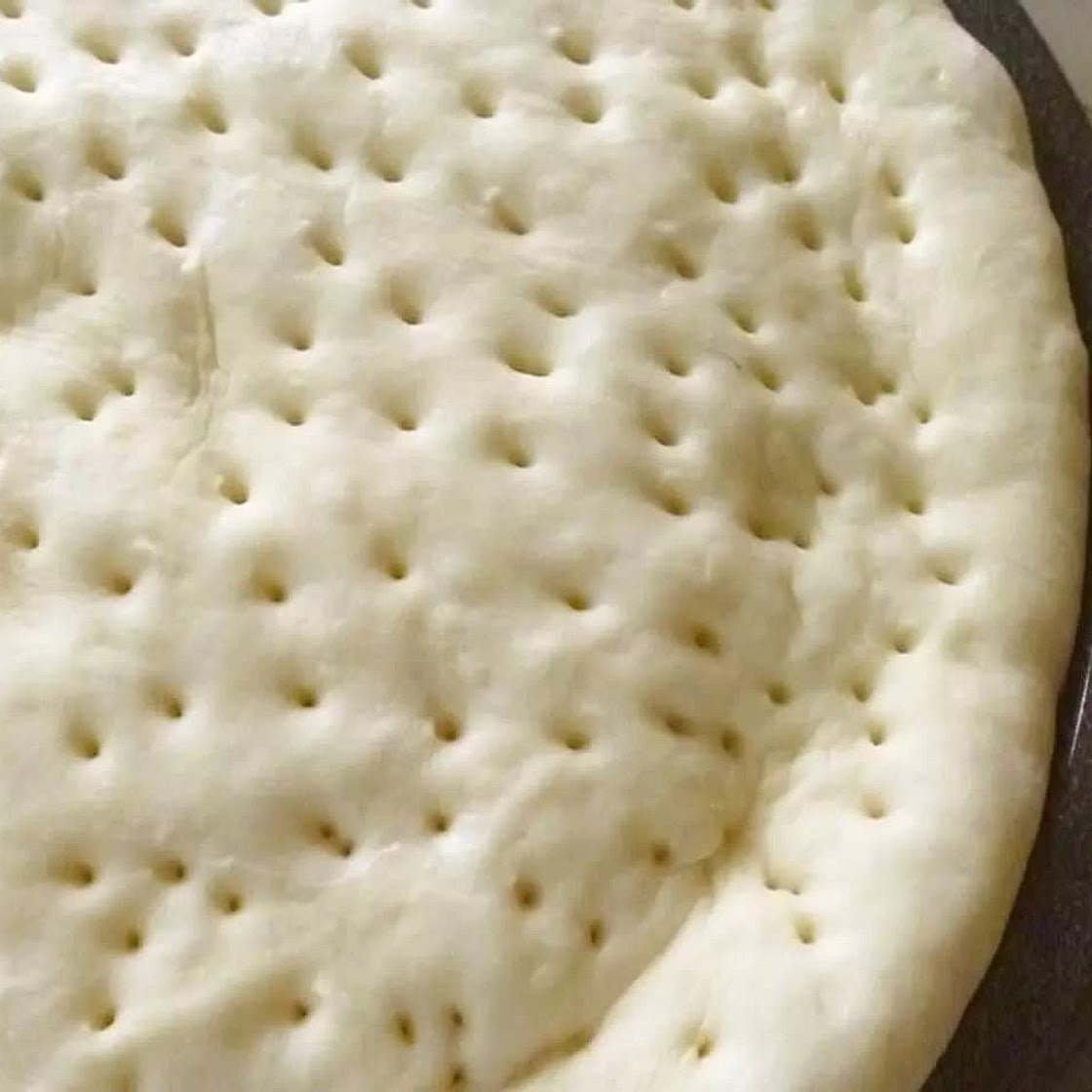 Oil-free pizza dough 