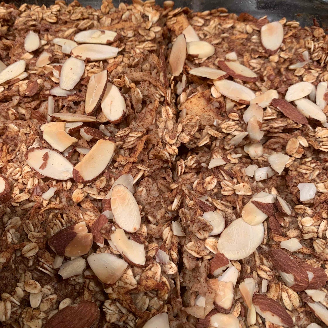 Cinnamon Apple Baked Oatmeal 