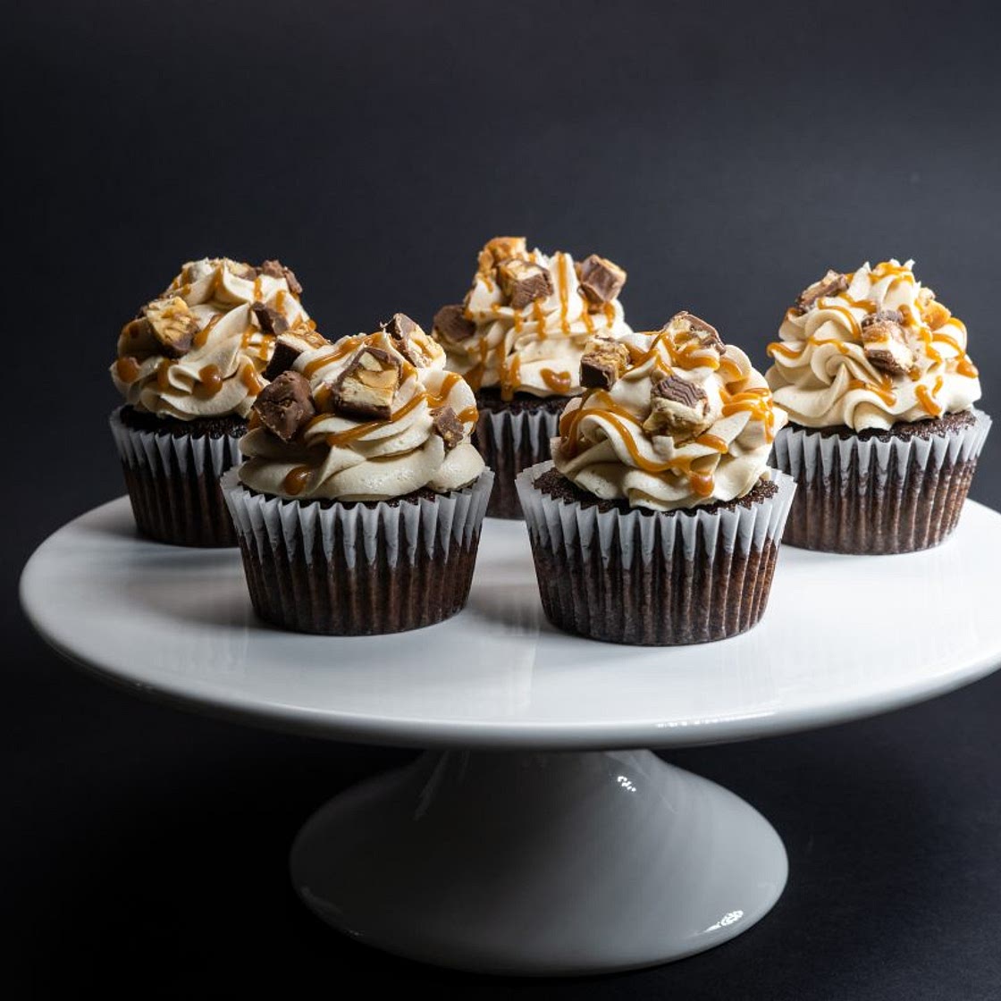 Salted Caramel Snickers Cupcakes - Nomemade