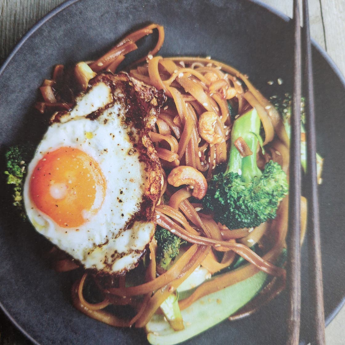Stir fry noodles with broccoli, cashews & lime