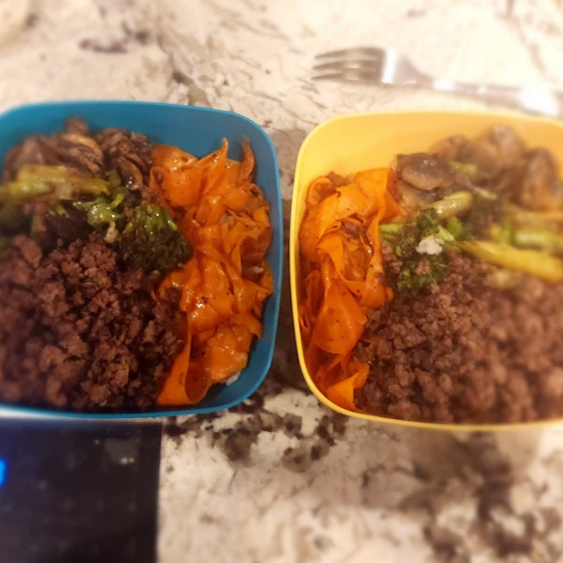 🇰🇷 Beef Bibimbap with Zucchini, Mushrooms, and Carrot