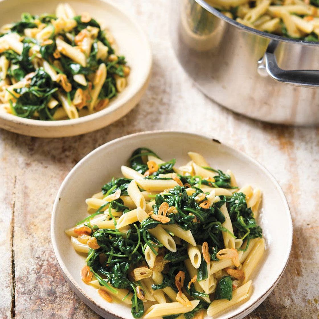 Penne with Spinach, Raisins and Toasted Garlic