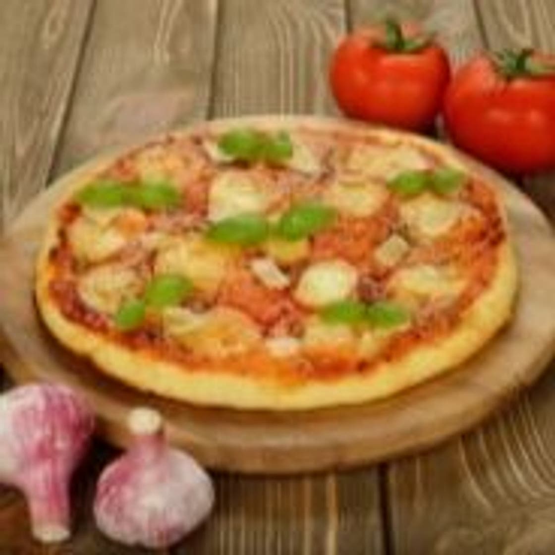 Garlic pizza