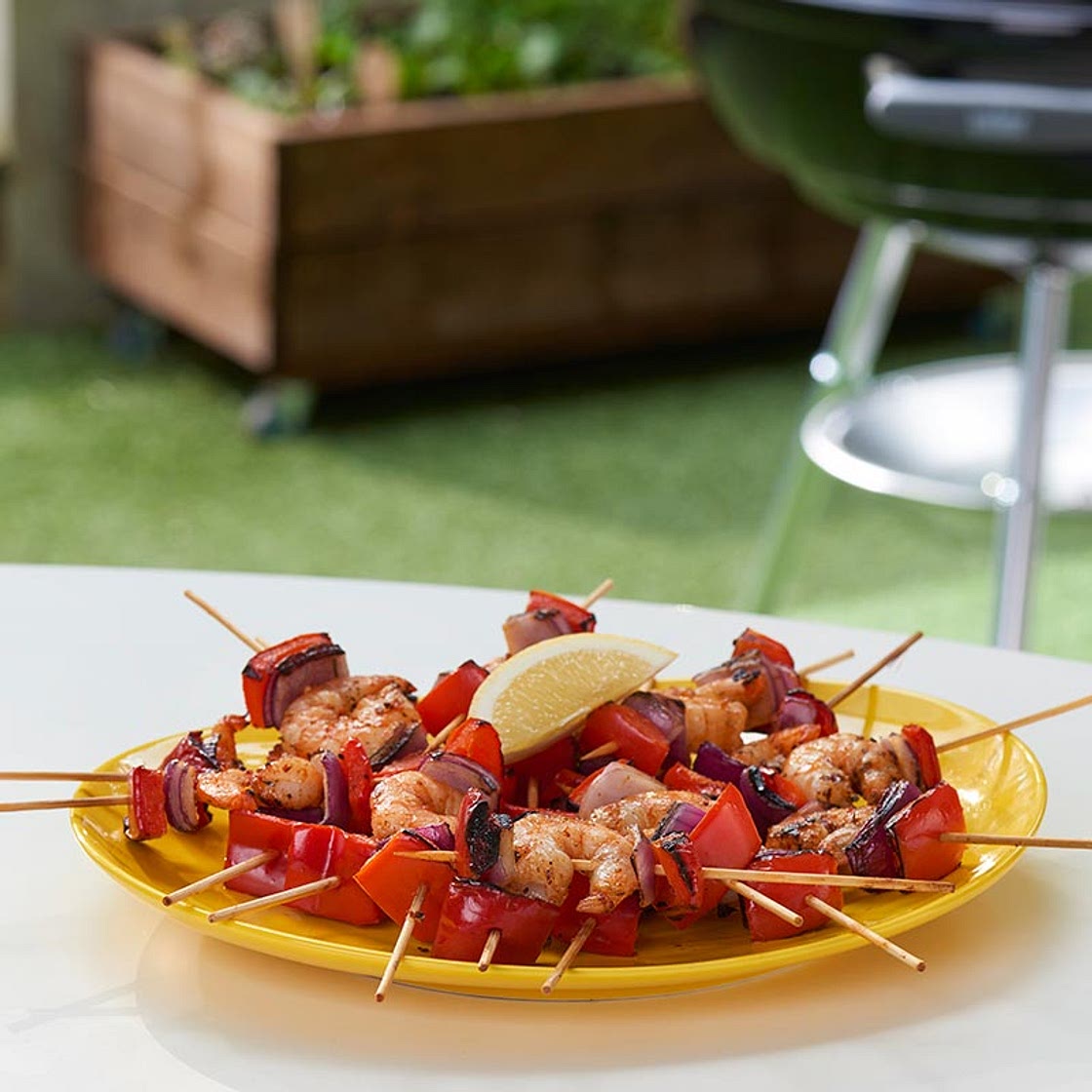 spicy cajun mini prawn kebabs recipe | Schwartz