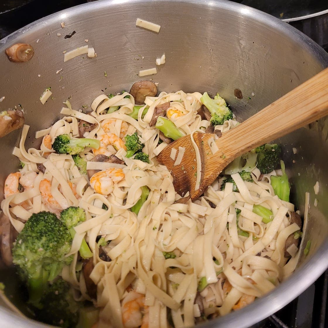 Shrimp and Broccoli over Linguine