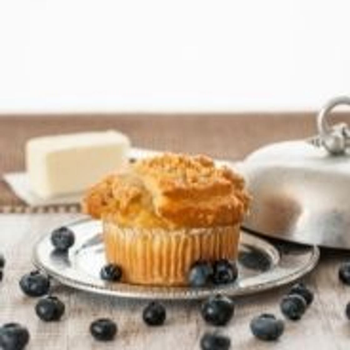 Butter cupcakes with blueberries