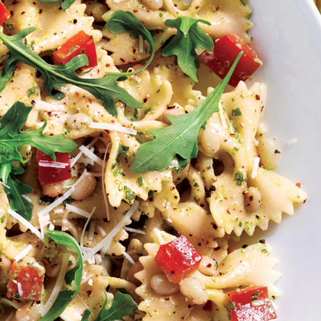 Salade de boucles au pesto de roquette | Guide de nutrition de l'athlète en ligne