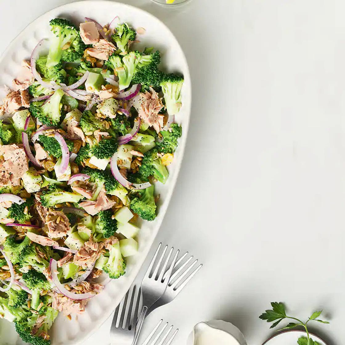 Recette de salade de brocoli croquant au thon | Coup de Pouce