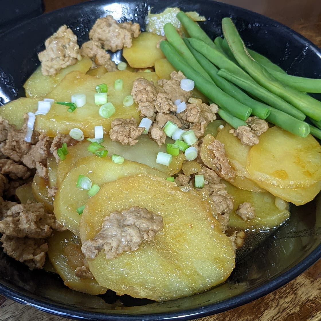 Mom's Chinese Potato and Minced Pork Stew
