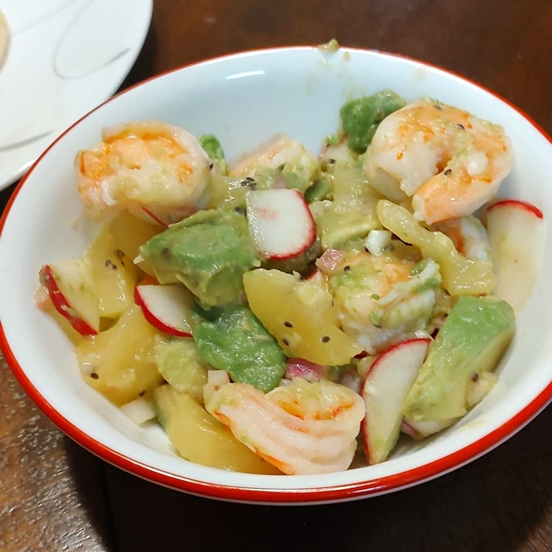 Prawn and Avocado Salad with Golden Kiwi