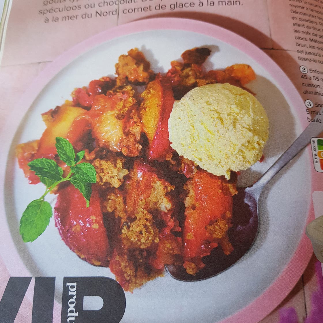 Crumble de prunes et glace vanille