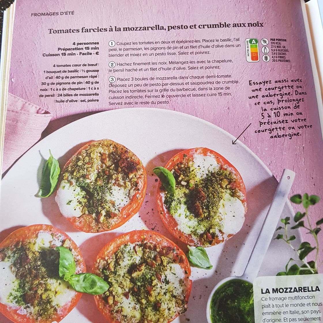 Tomates farcies à la mozzarella,pesto et crumble aux noix