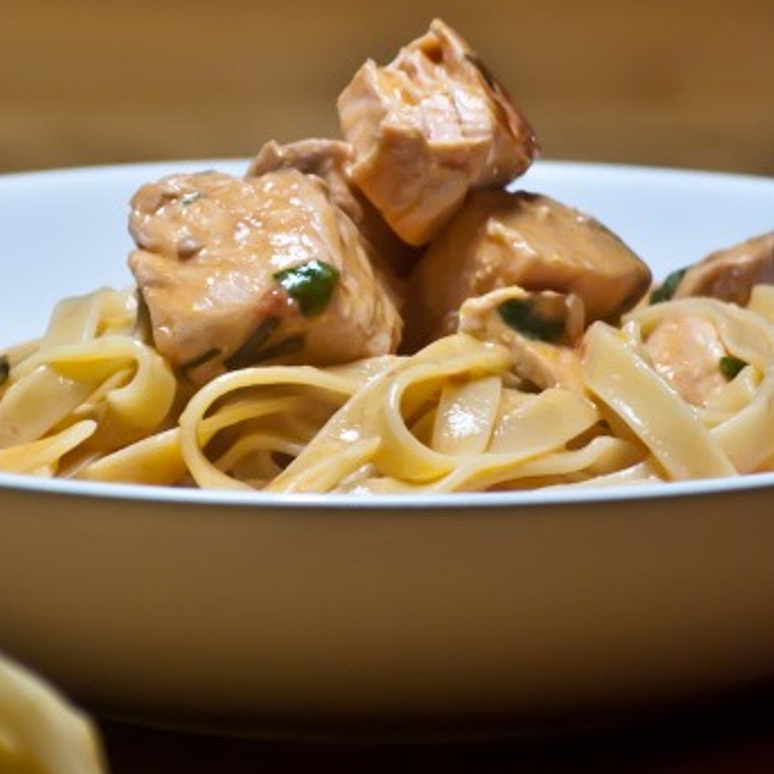Tagliatelle au saumon - La Cuisine Italienne