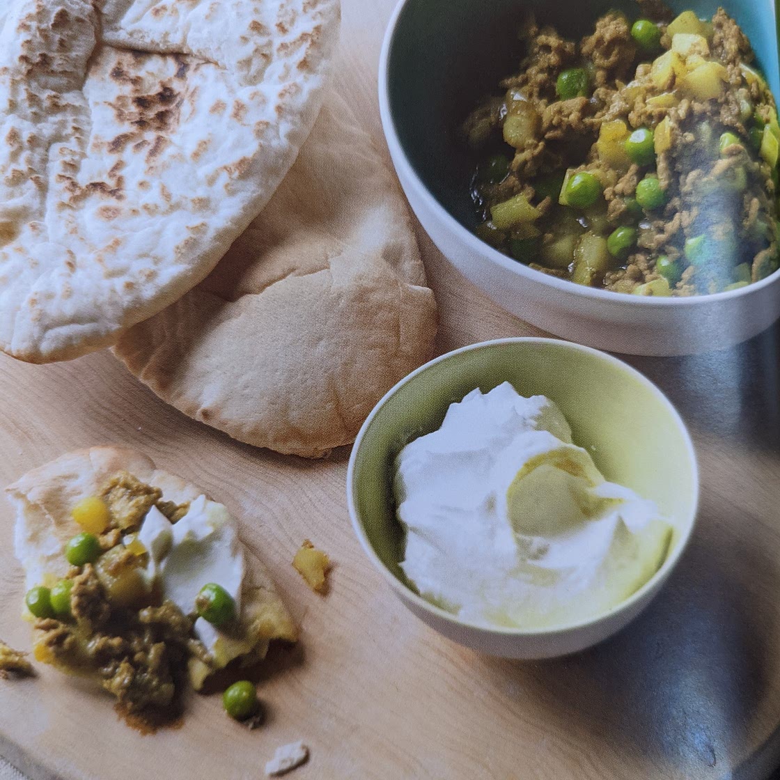 Spiced lamb pittas