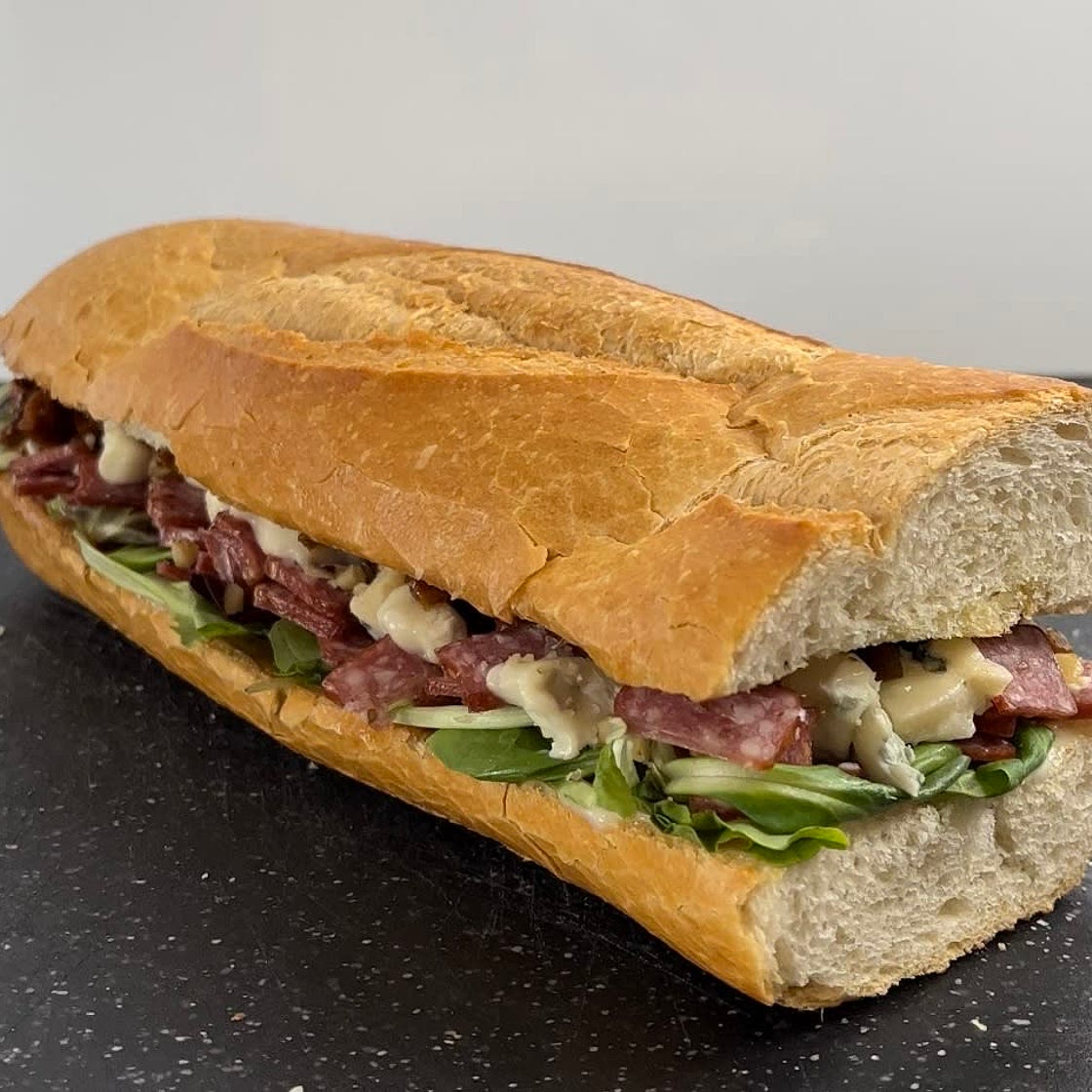 Sweet and salty gorgonzola sausage sandwich