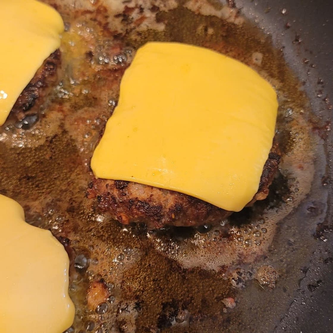 Best Hamburger Patty Recipe (Grilled or Stovetop)