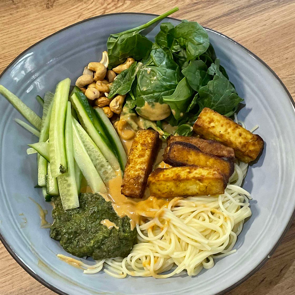 Peanut Satay pasta salad