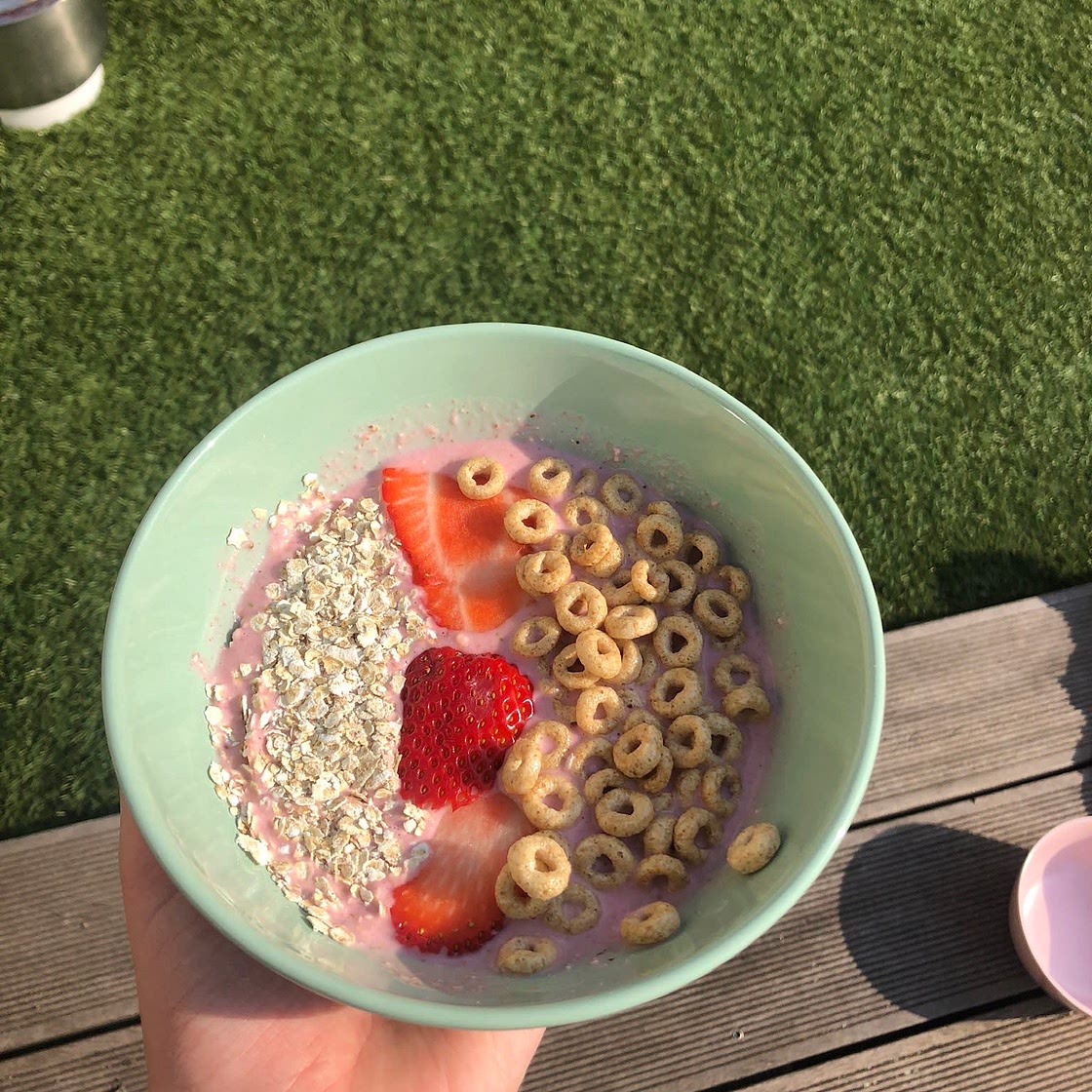Strawberry smoothie bowl🍓