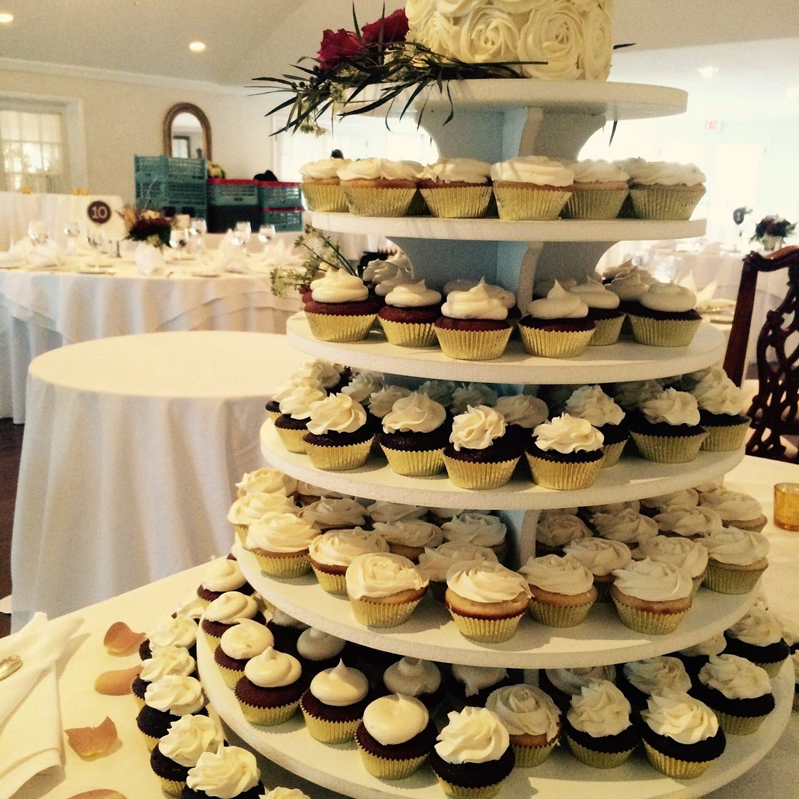 Red Velvet Cake & Cupcakes