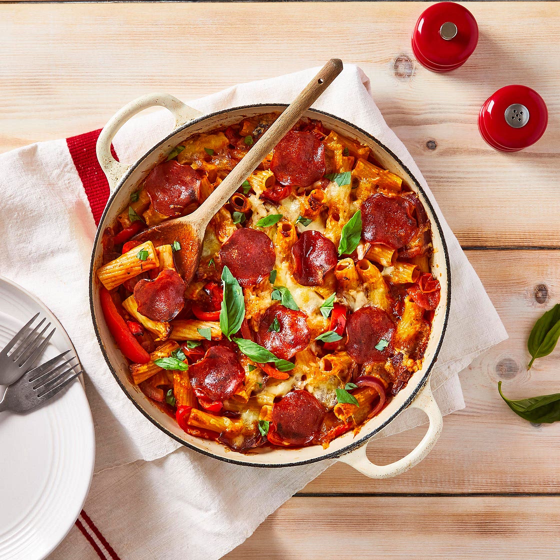 Cheesy pepperoni pasta bake 