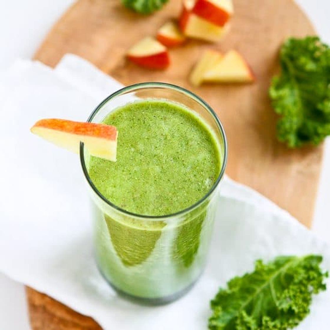Kale & Apple Green Smoothie Recipe {Vegan}