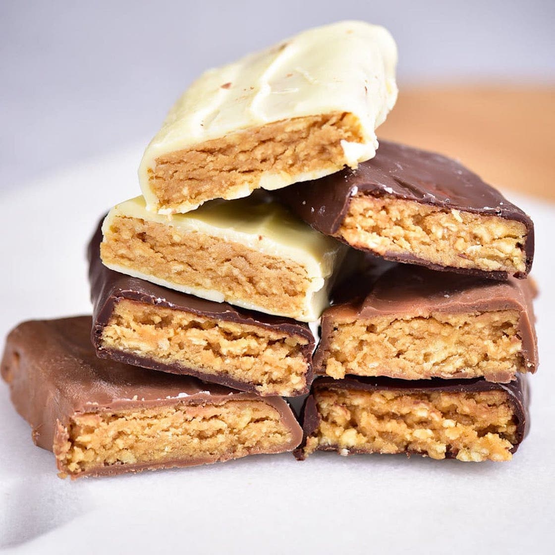 Homemade Protein Bars (4 Ingredients!)