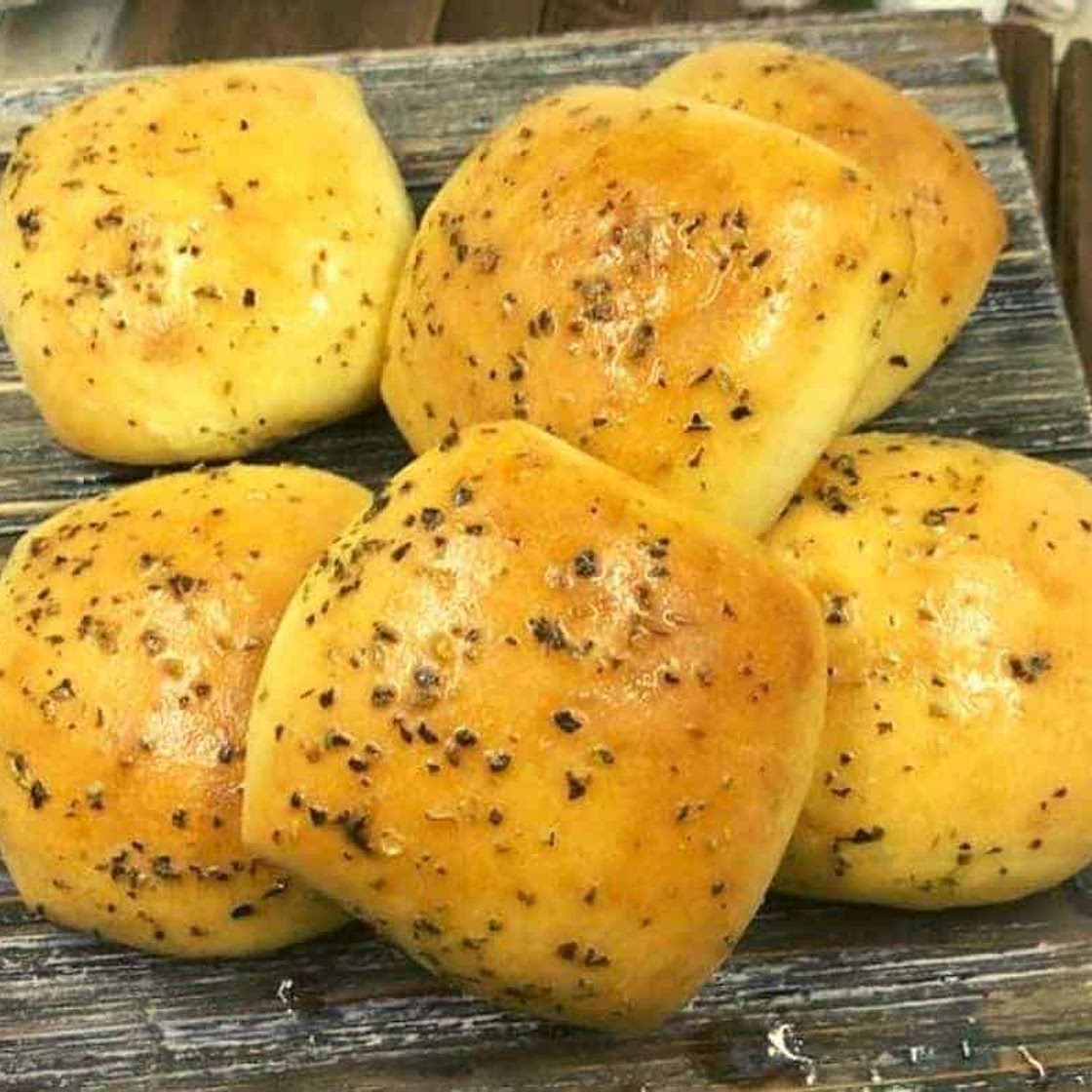 Air Fryer,Herb Butter Dinner Rolls