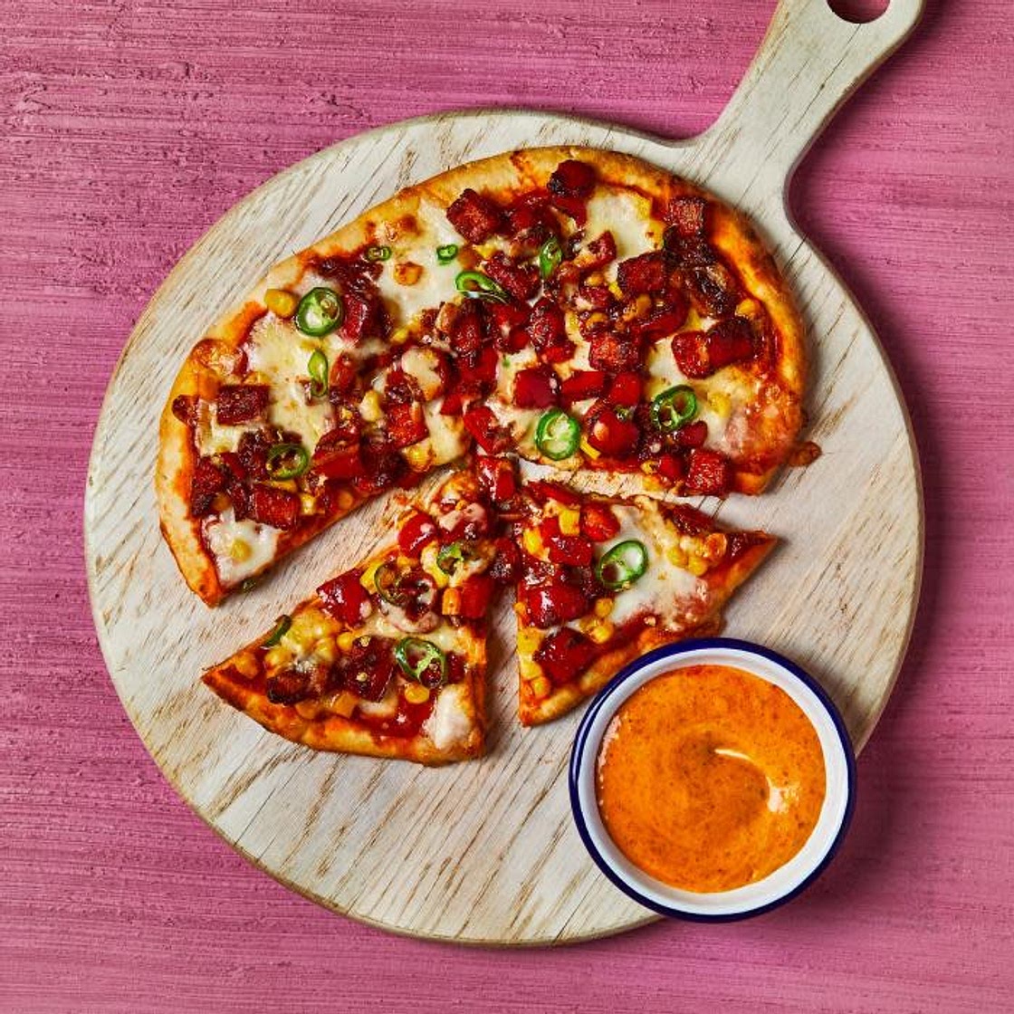 Veggie Fajita Pizza With Chipotle Mayo