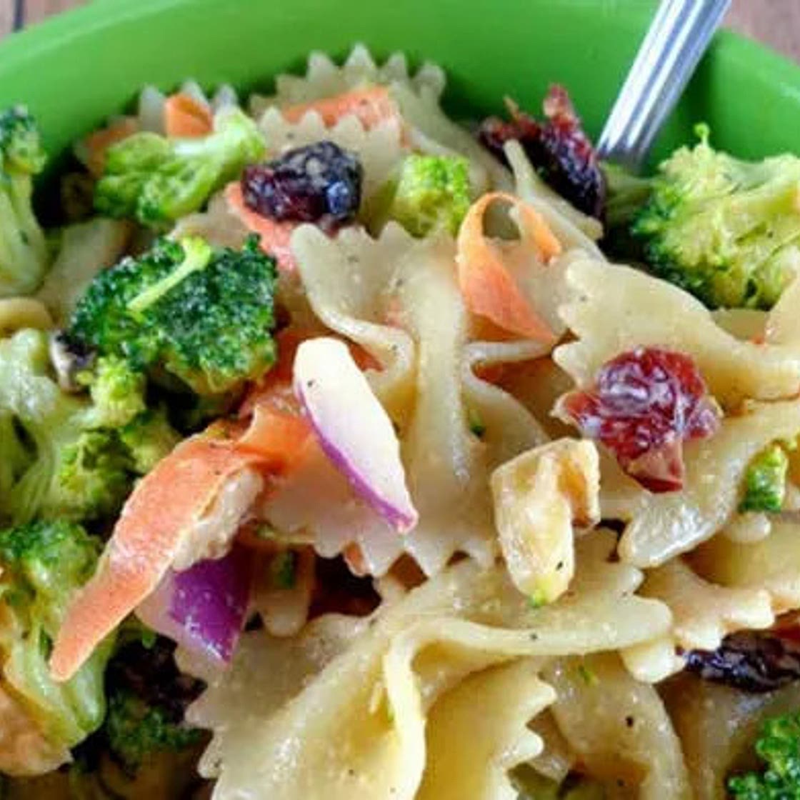 Broccoli Cranberry Pasta Salad