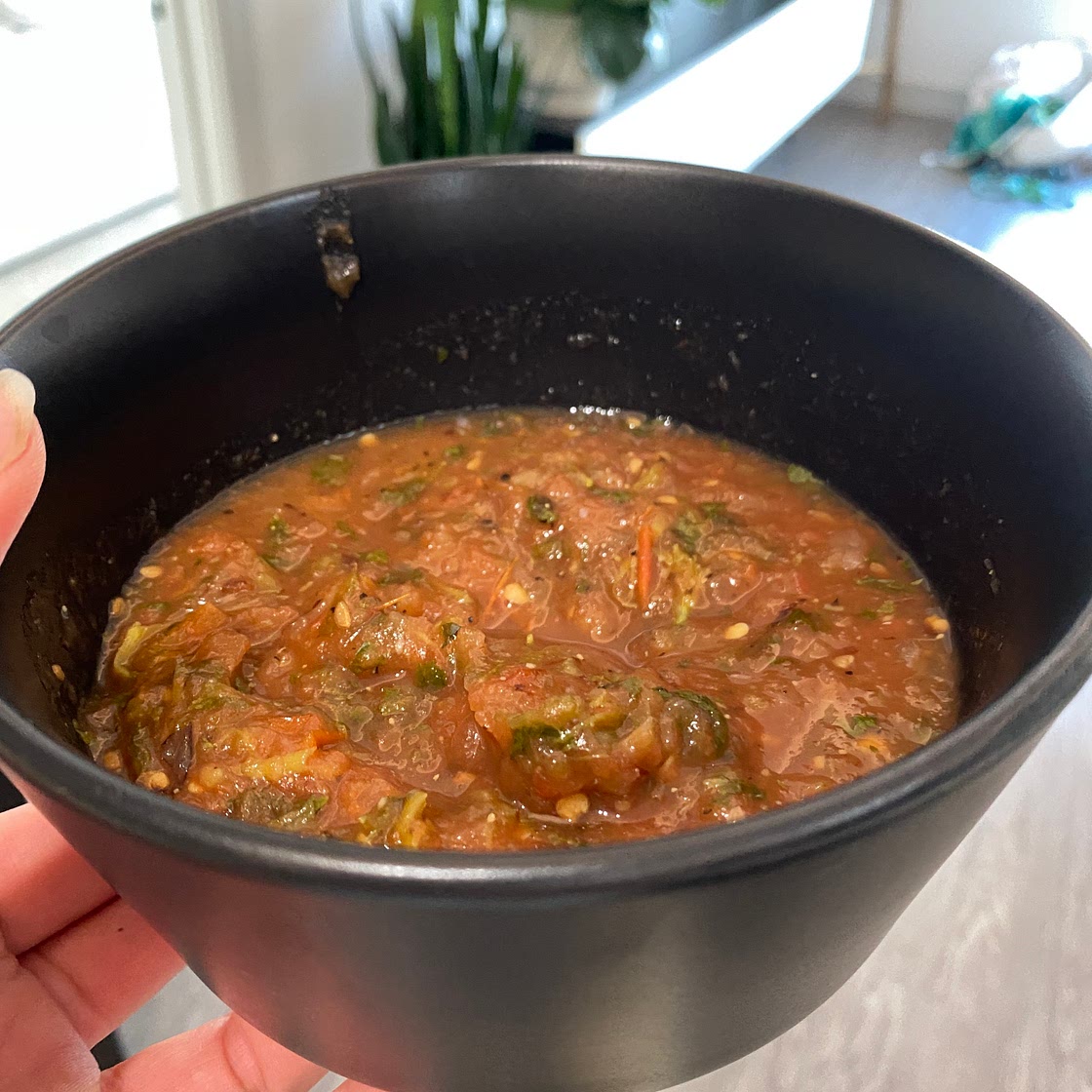 EASY ROASTED TOMATO SALSA