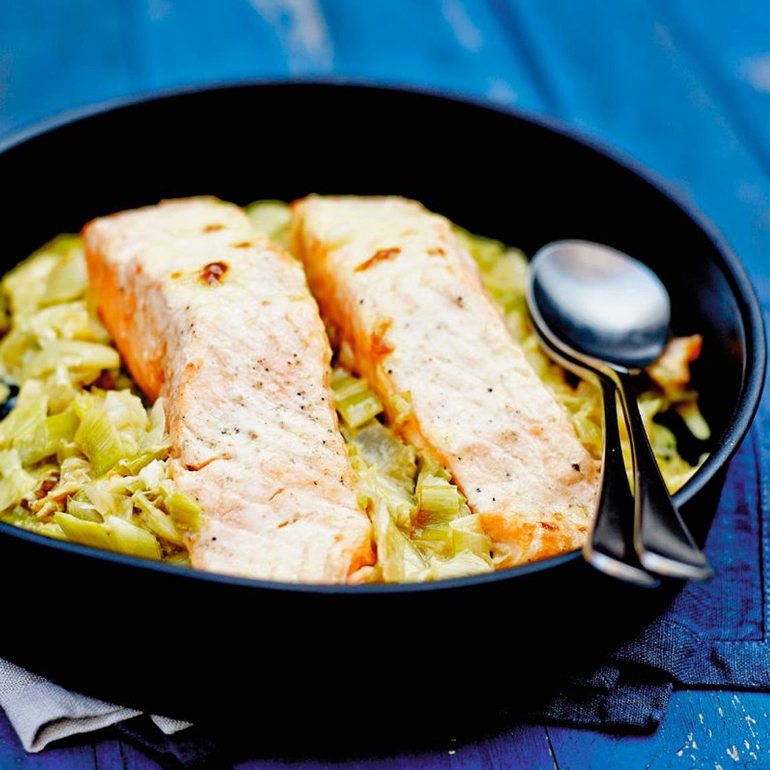 Saumon sur un lit de poireaux