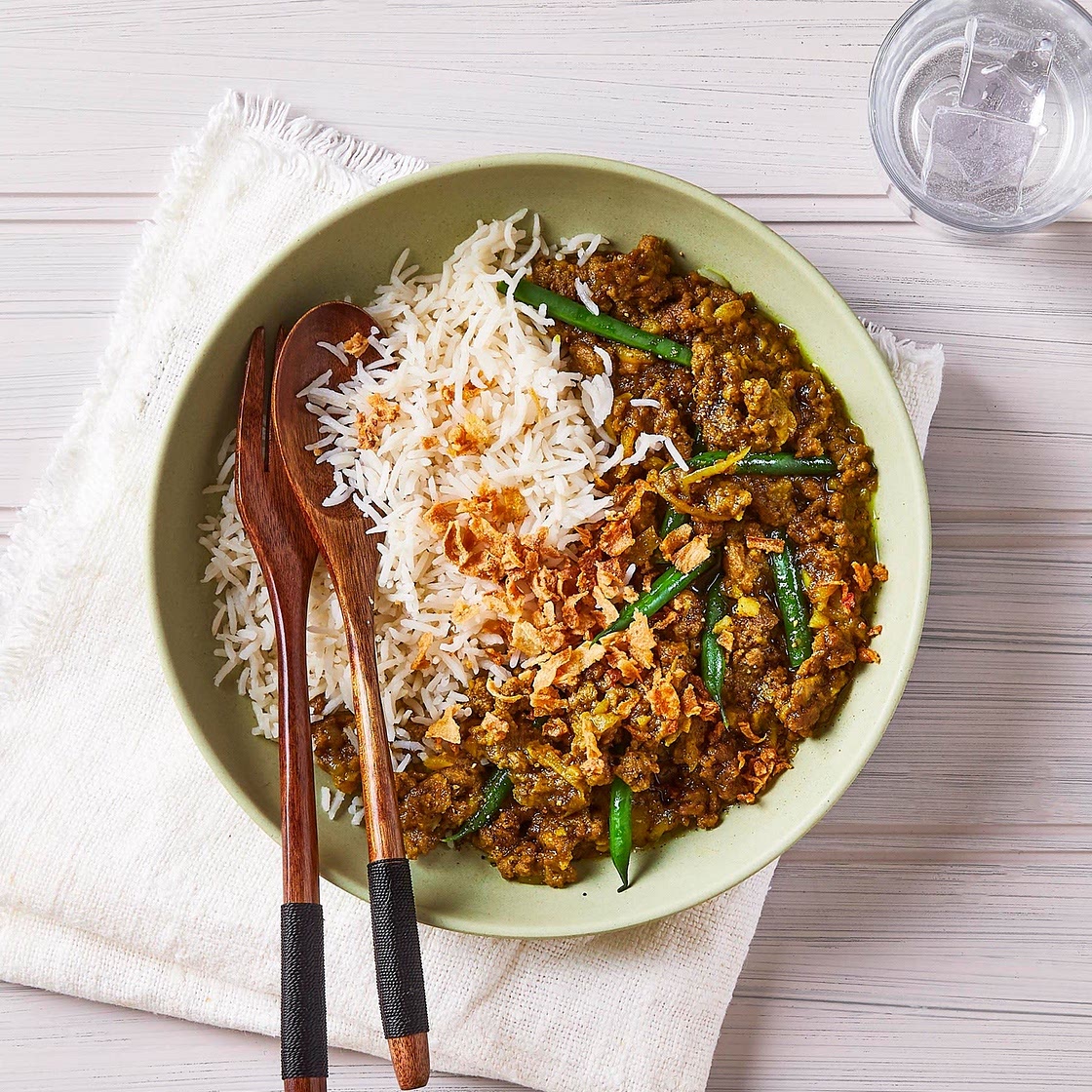 Indonesian-style meat-free mince curry with green beans