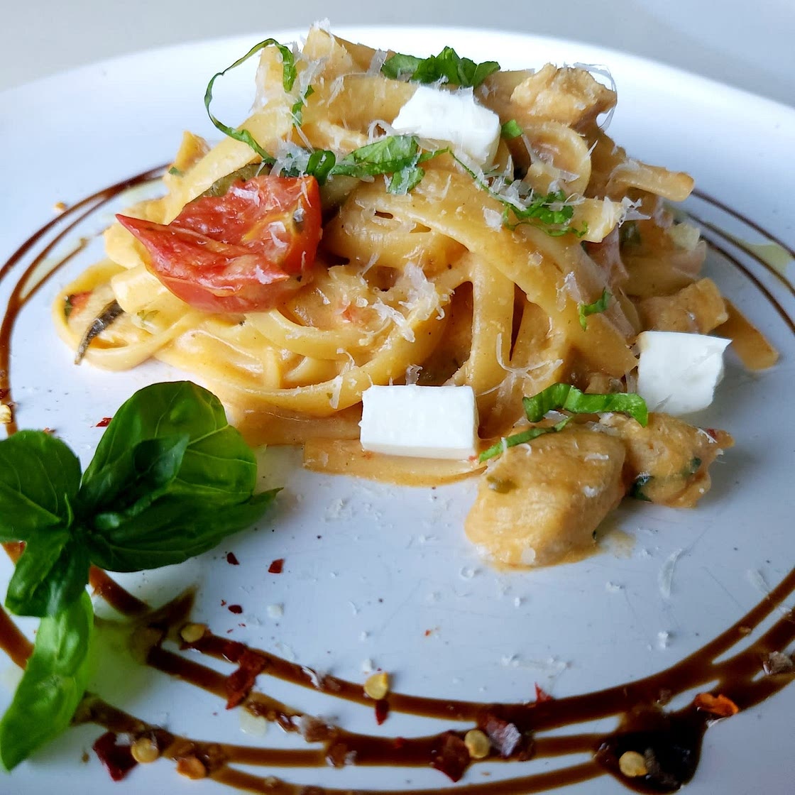 Chicken Margherita Pasta (One Pot Recipe!)