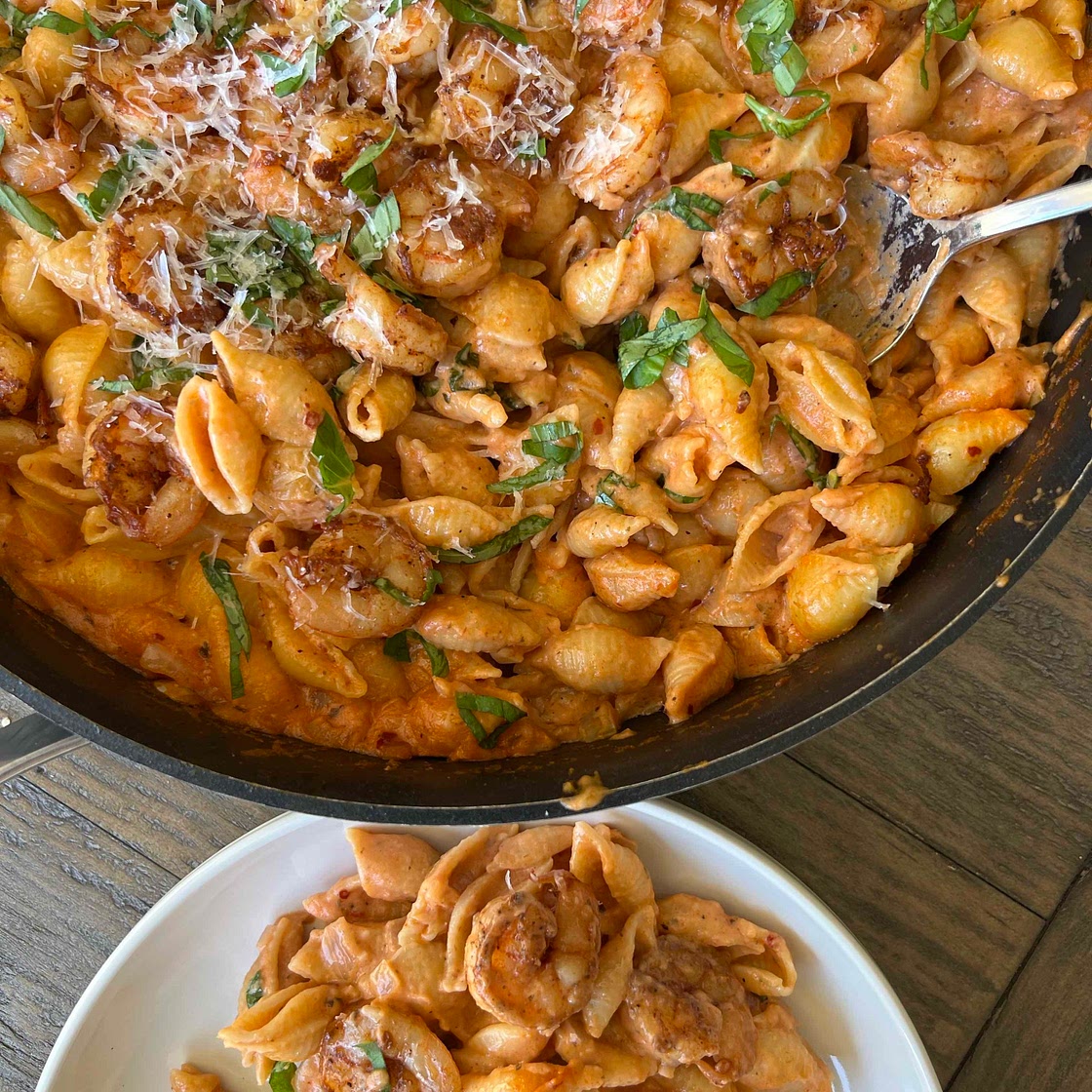 Spicy vodka pasta with shrimp 