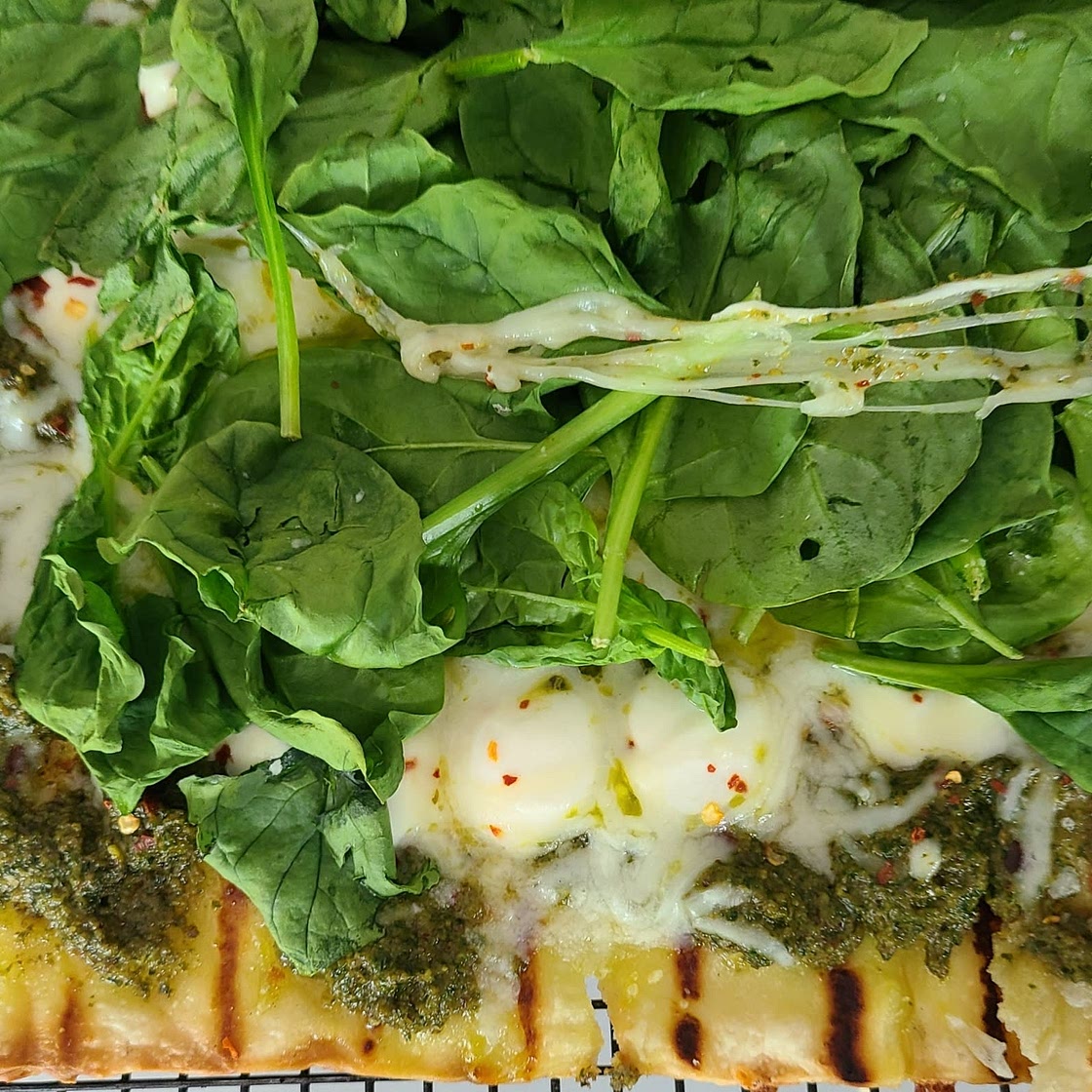 Cheesy Spinach Pesto Flatbread