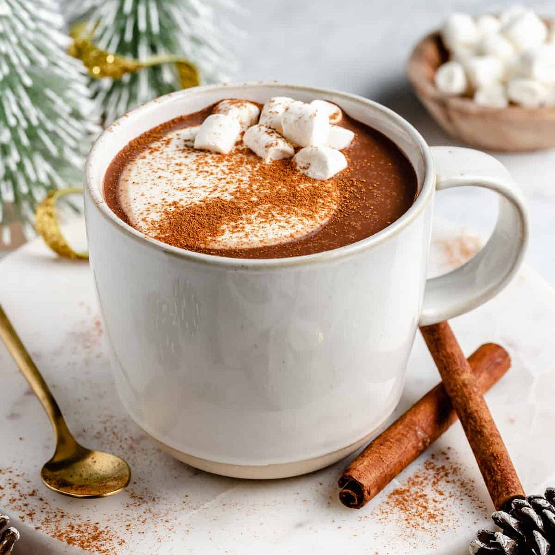 Vegan Hot Chocolate/Hot Cocoa (Simple & Creamy)