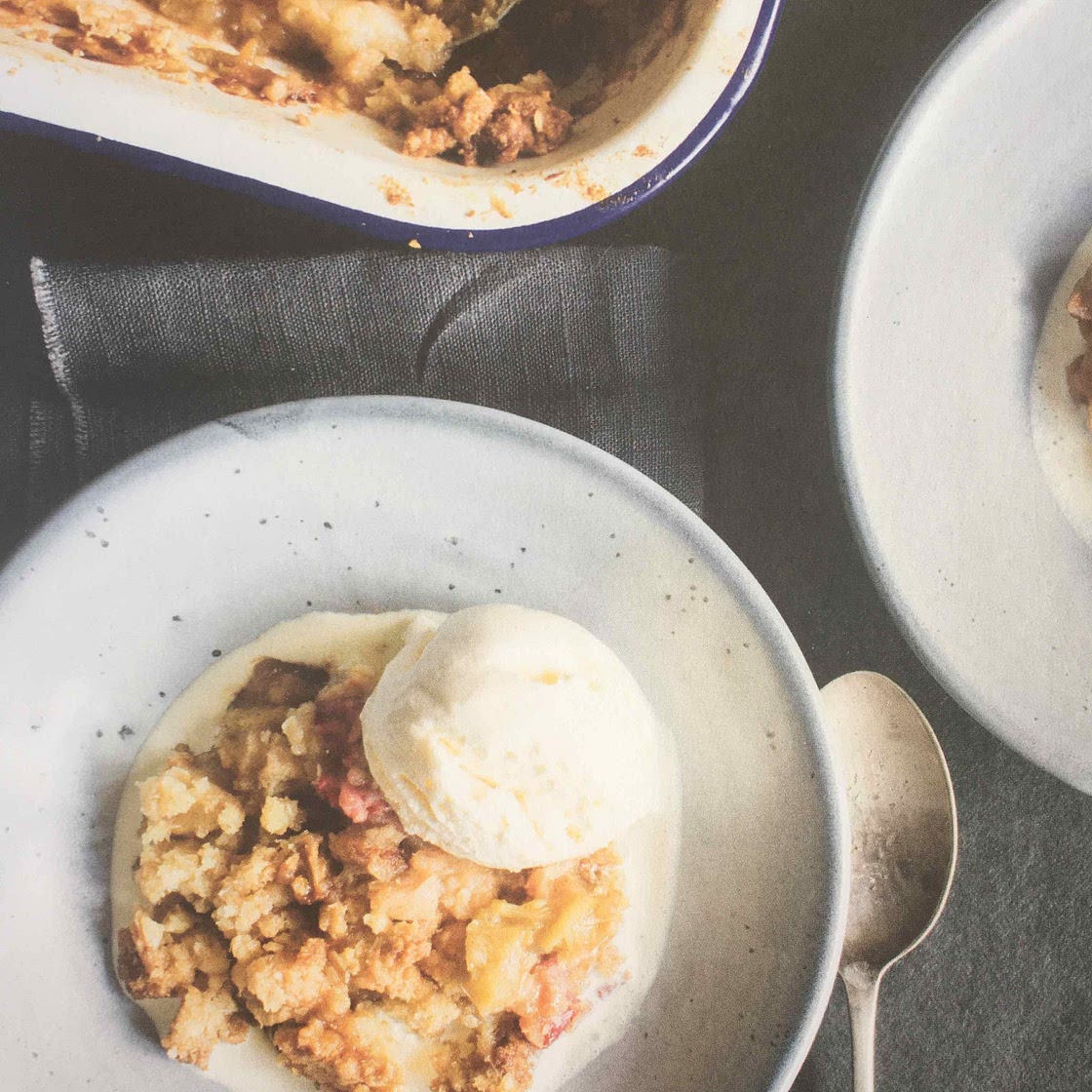 Apple & Rhubarb Crumble 