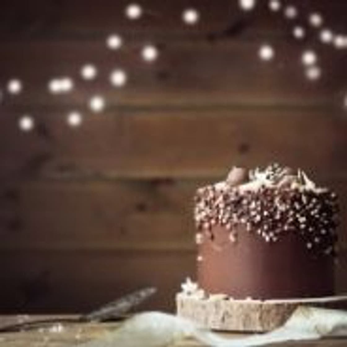 Naked chocolate cake