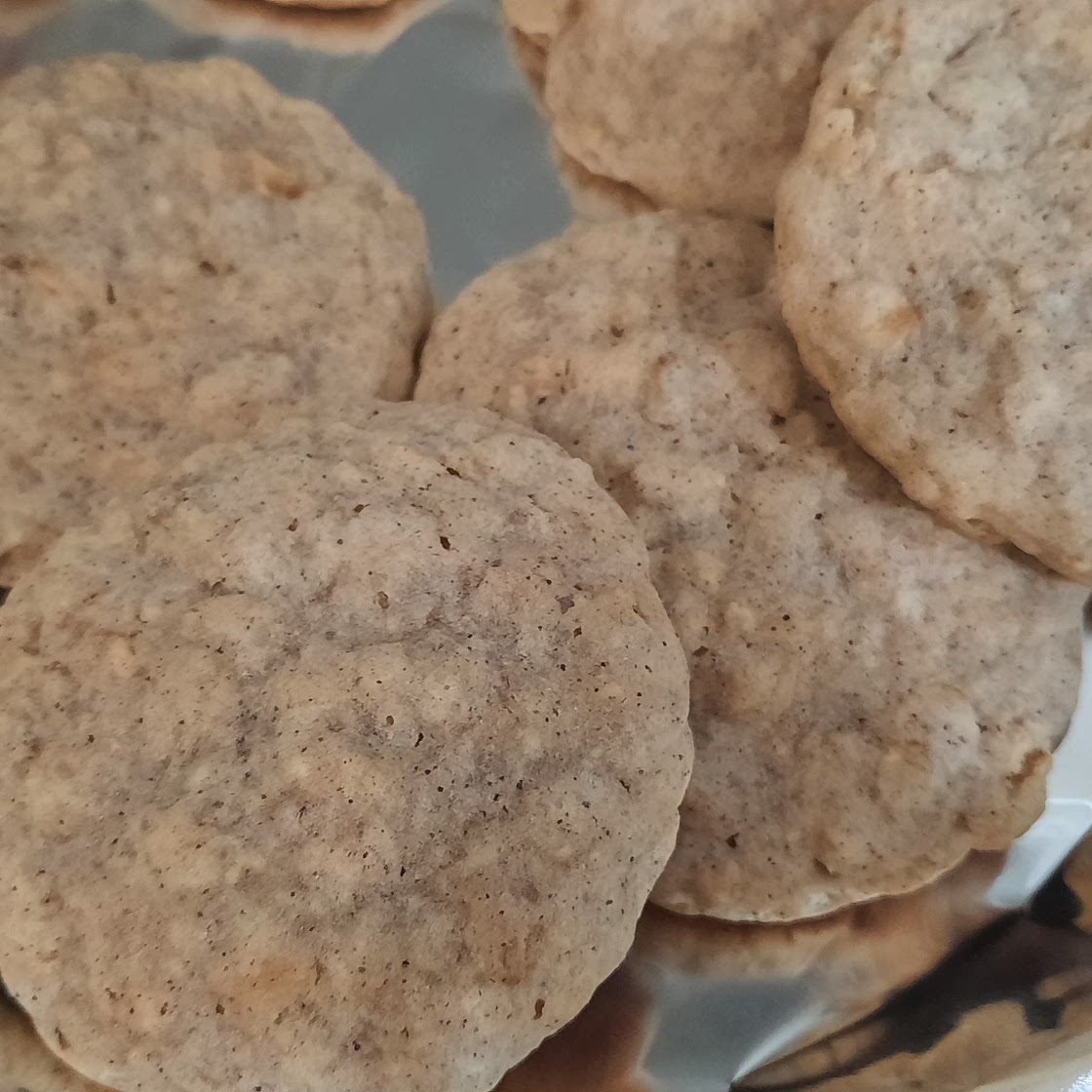 Soft Oatmeal Cookies
