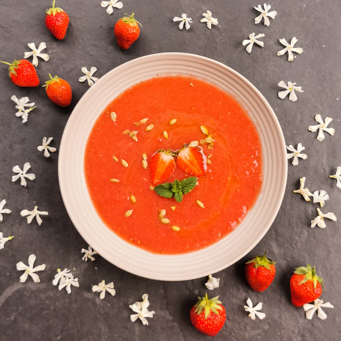 Soupe froide fraises tomates
