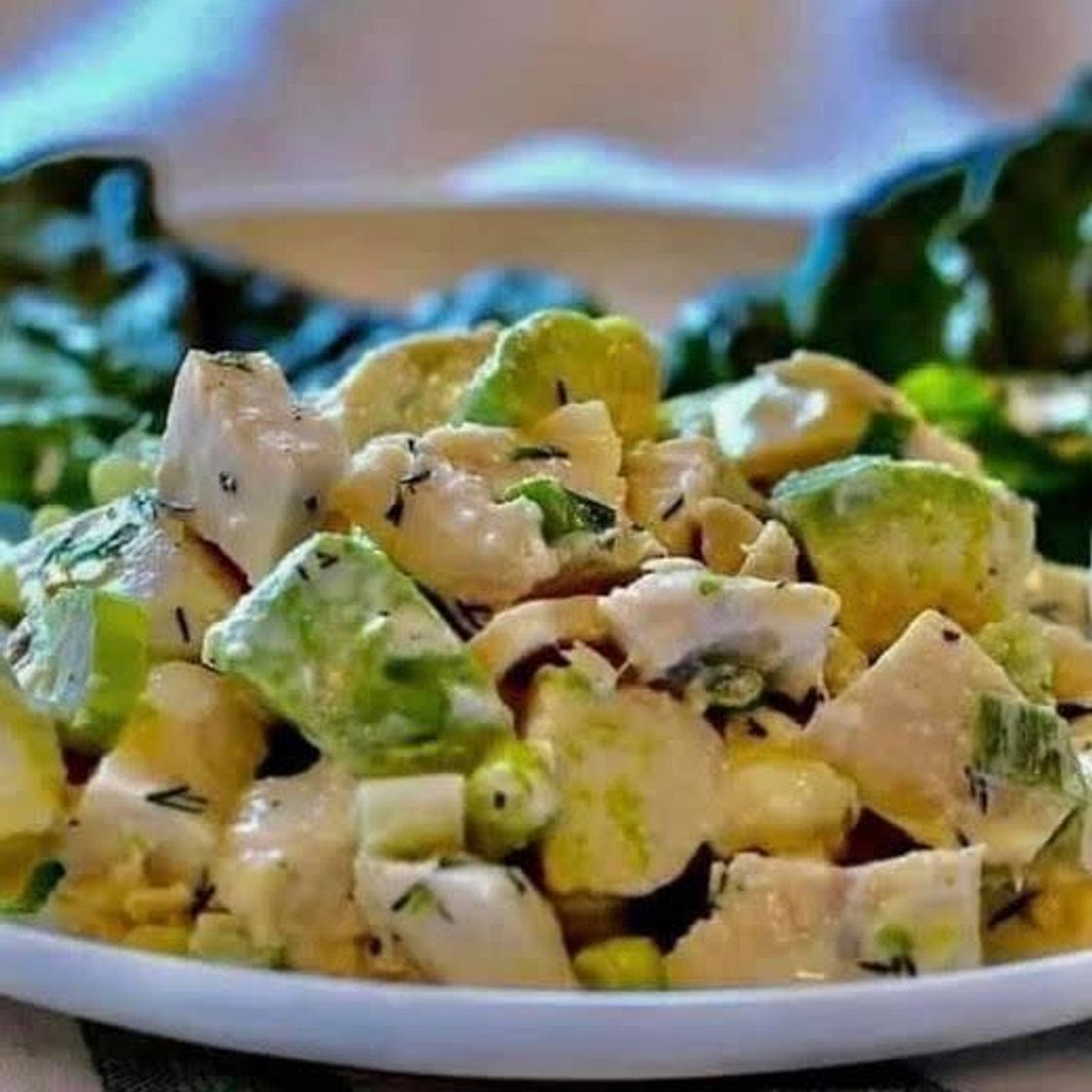 Healthy Avocado Chicken Salad!!  🥑 🥗 😋