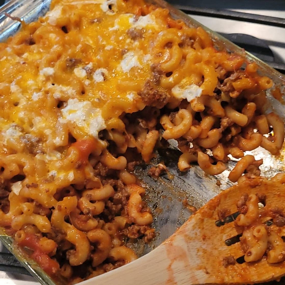 4 Ingredient Hamburger Casserole (Quick & Easy)