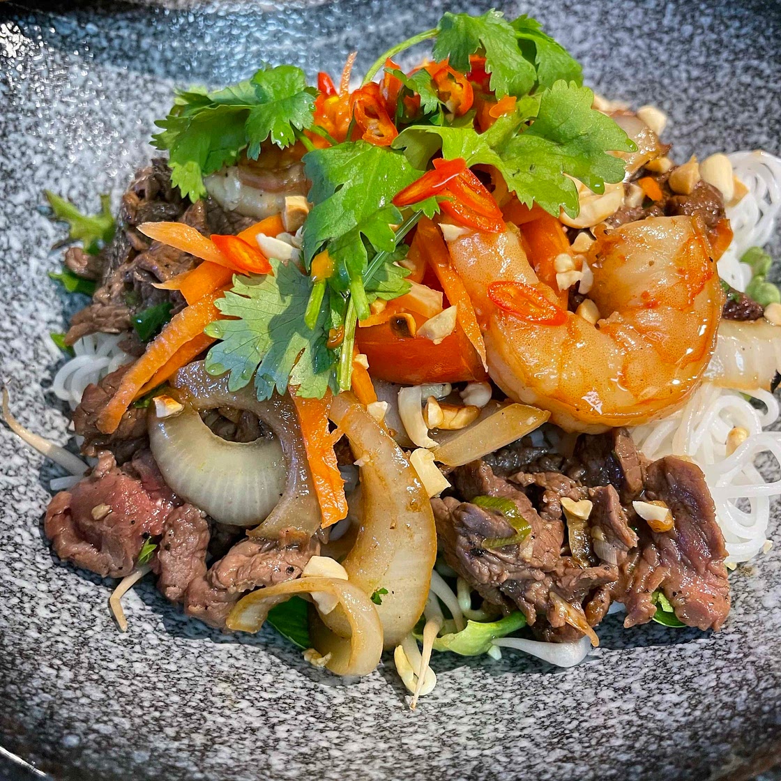  Bún Bò Tôm Xào Vietnamese Beef & Shrimp Rice Noodle Salad