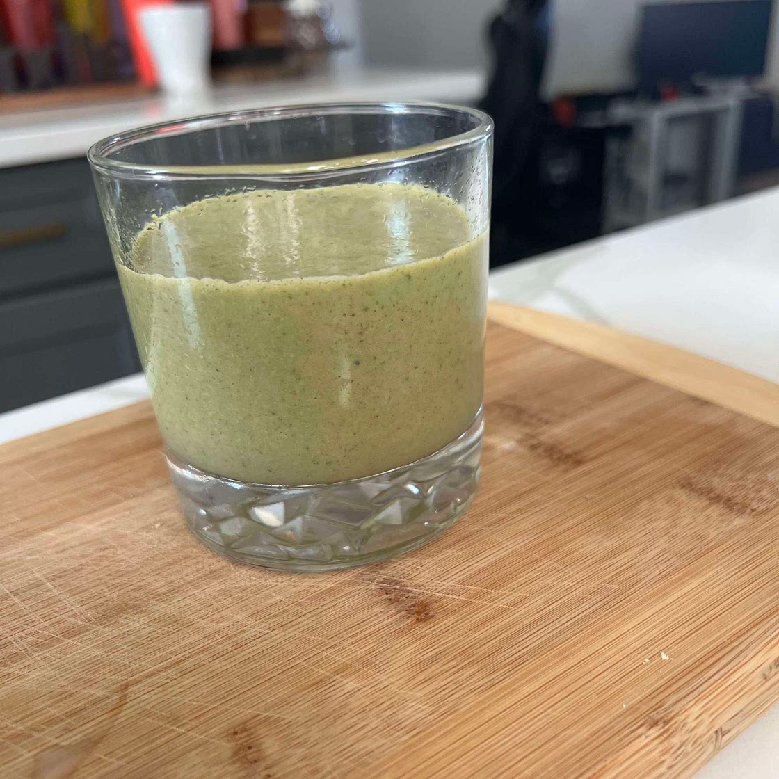 Banana Nut Butter Spinach Protein Smoothie — Angiela Eats 