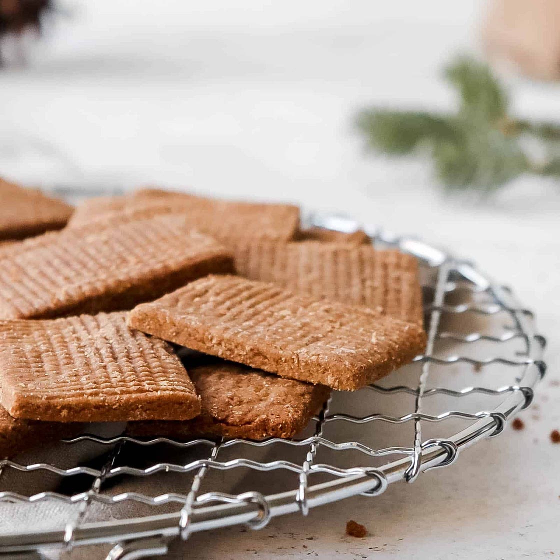 grain-free, AIP/paleo spiced shortbread cookies (DF, GF, vegan, coconut-free Speculaas)