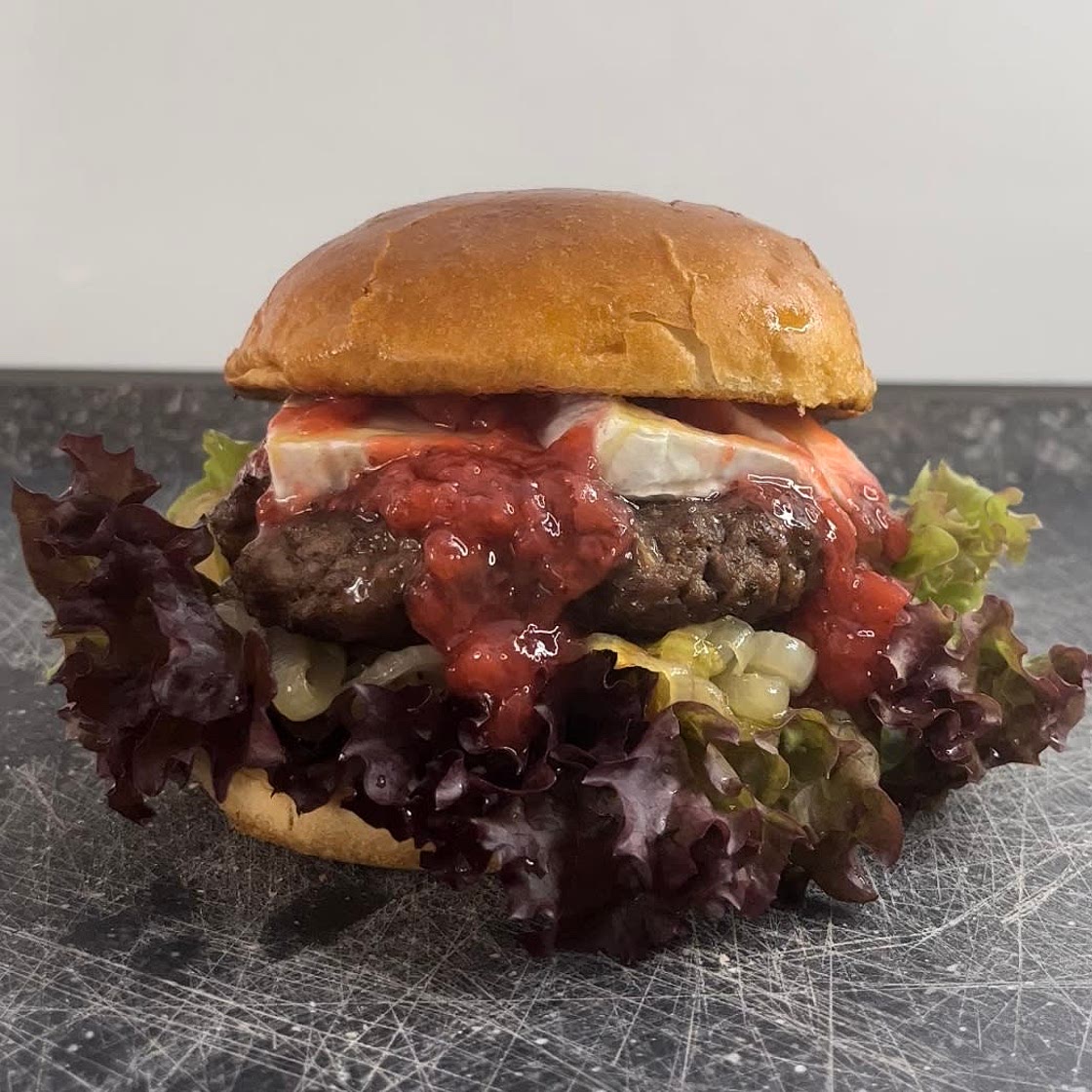 Sweet and salty camembert Burger