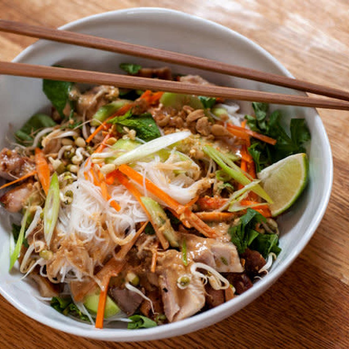 Cold Rice Noodles with Grilled Chicken and Peanut Sauce